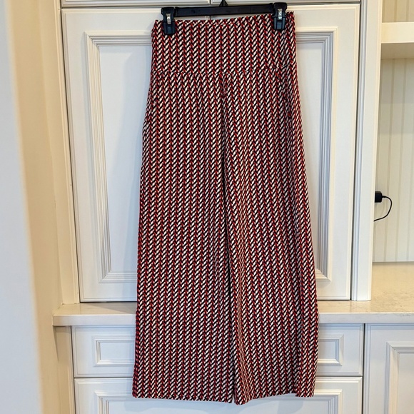 CAbi Geometric Chevron Wide-Leg Pants – Size Small - Picture 1 of 6